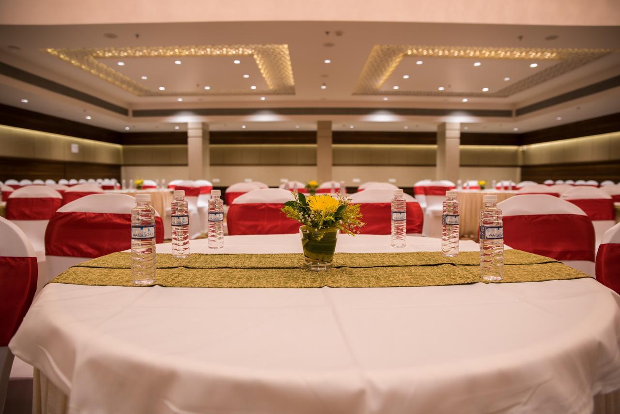 Hotel Grand Rio Nashik Buitenkant foto