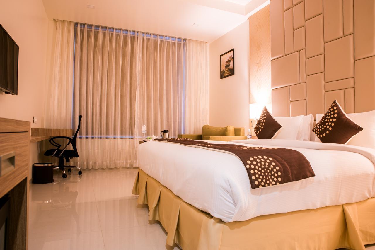 Hotel Grand Rio Nashik Buitenkant foto