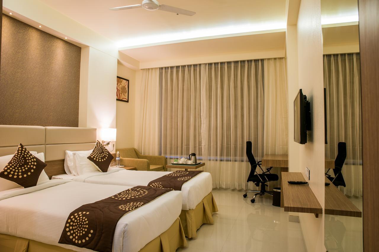 Hotel Grand Rio Nashik Buitenkant foto