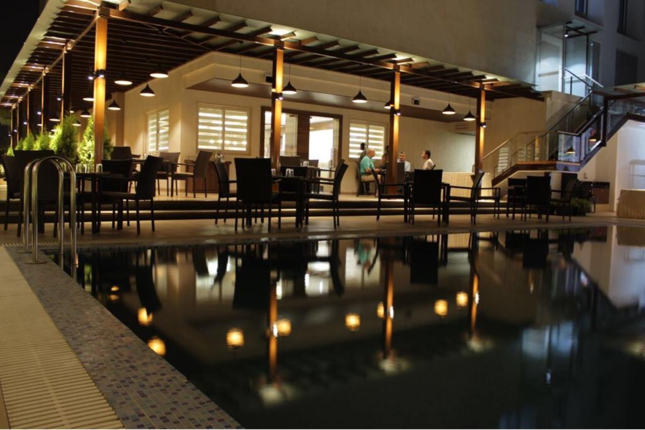 Hotel Grand Rio Nashik Buitenkant foto